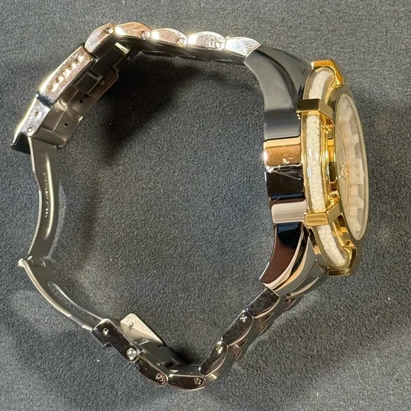 ThermoGlow Men Model 42343 - Men's Watch Quartz Two-Tone Silver and Gold